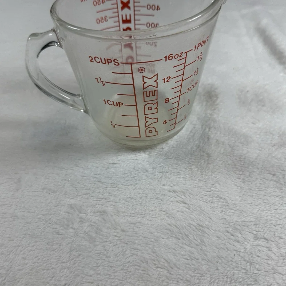 Pyrex 2 Cup 16 Oz 500mL Glass Measuring Cup Red Print Made in USA Kitchen